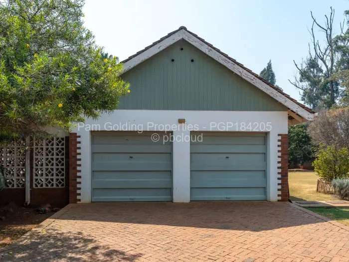 6 Bedroom House for Sale in Borrowdale, Harare