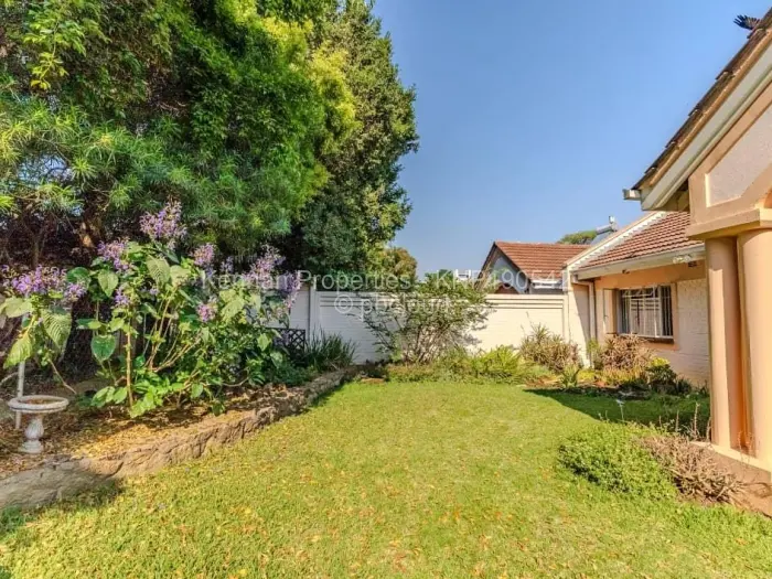 Townhouse/Cluster for Sale in Avondale, Harare