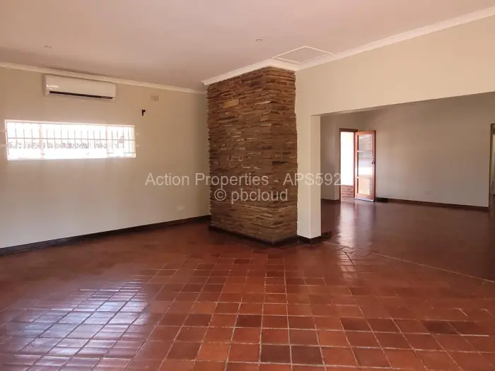 4 Bedroom House to Rent in Alexandra Park