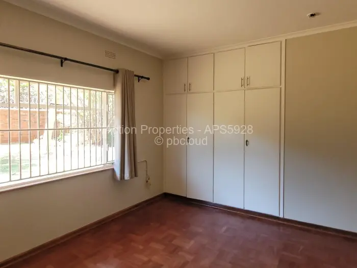 4 Bedroom House to Rent in Alexandra Park