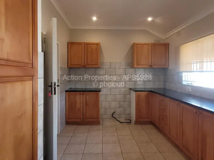 4 Bedroom House to Rent in Alexandra Park