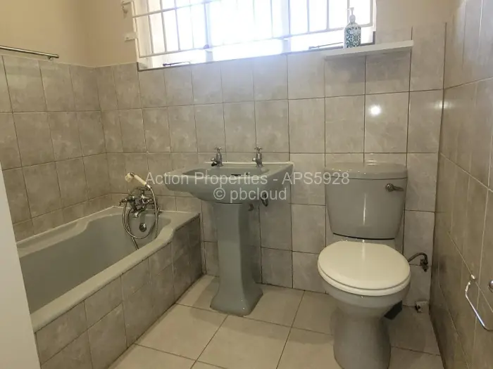 4 Bedroom House to Rent in Alexandra Park