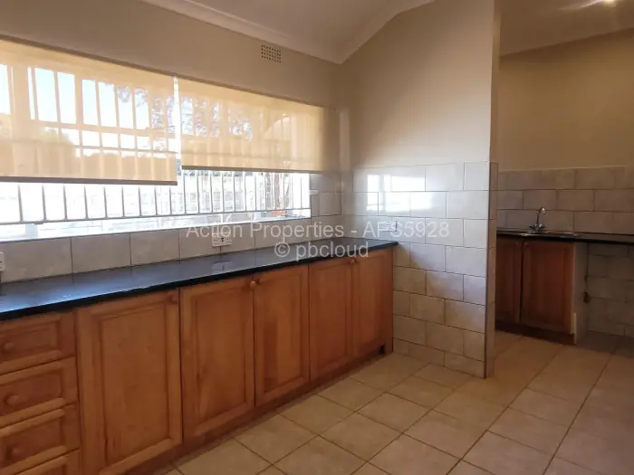 4 Bedroom House to Rent in Alexandra Park