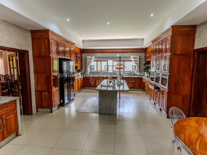 7 Bedroom House for Sale in Helensvale, Harare