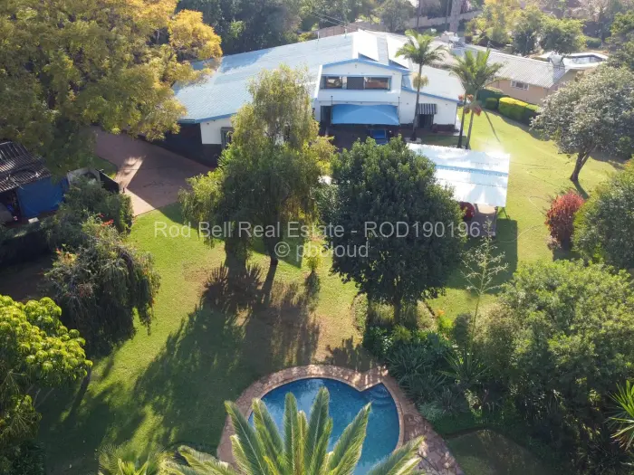 6 Bedroom House for Sale in Chisipite, Harare