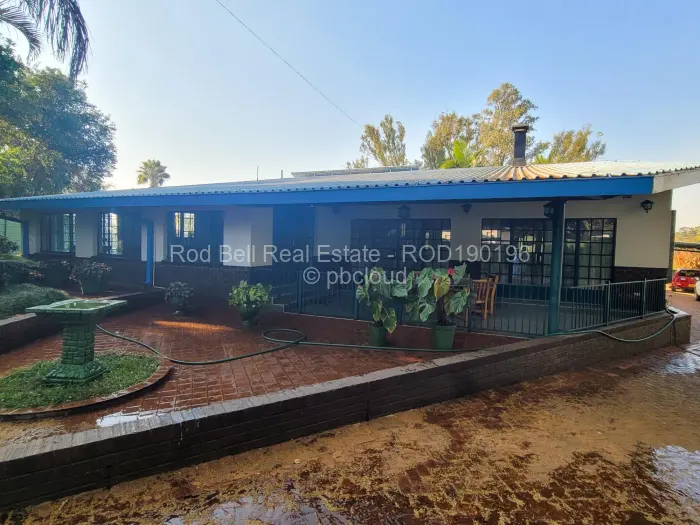 6 Bedroom House for Sale in Chisipite, Harare