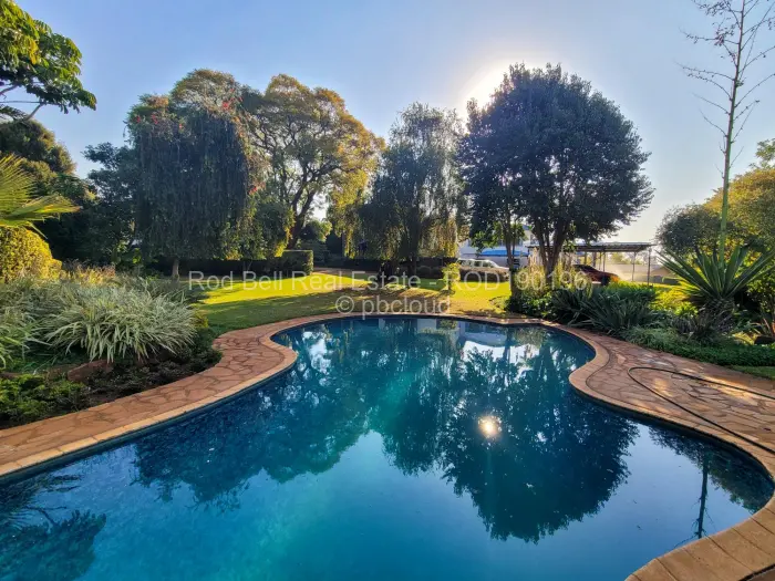 6 Bedroom House for Sale in Chisipite, Harare