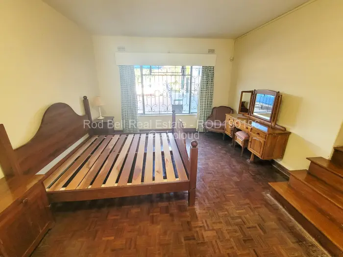6 Bedroom House for Sale in Chisipite, Harare