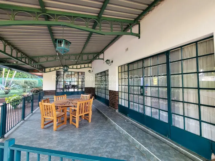 6 Bedroom House for Sale in Chisipite, Harare