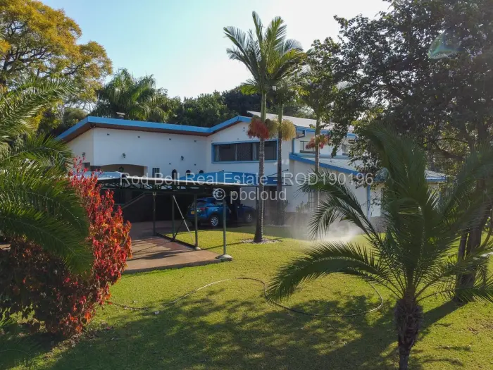 6 Bedroom House for Sale in Chisipite, Harare