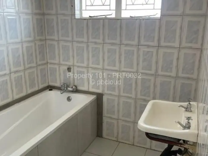 Townhouse/Cluster to Rent in Msasa Park