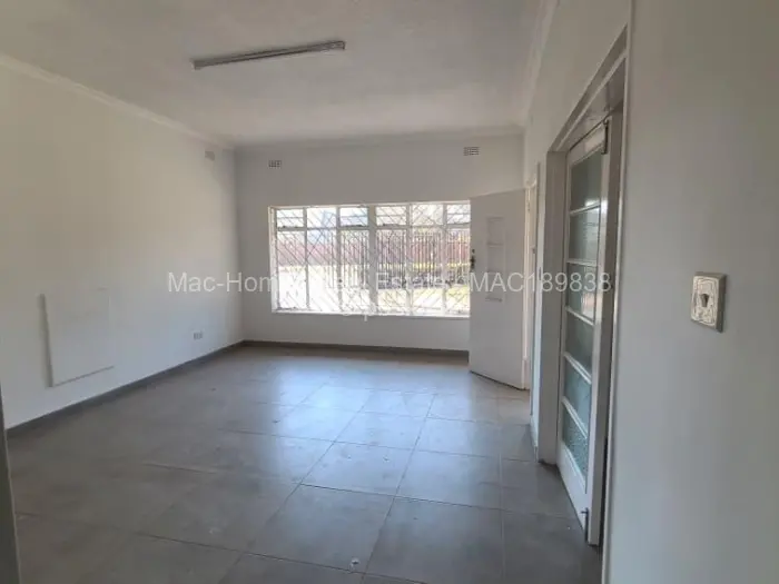 Commercial Property to Rent in Eastlea, Harare