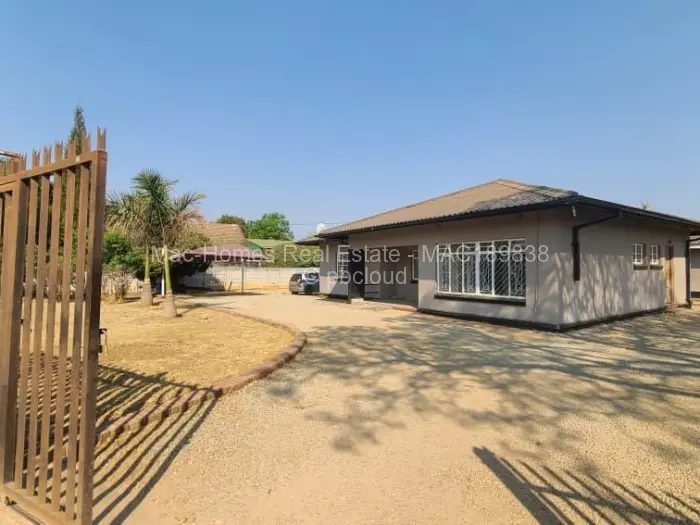 Commercial Property to Rent in Eastlea, Harare