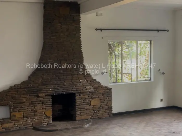 4 Bedroom House to Rent in Upper Hillside