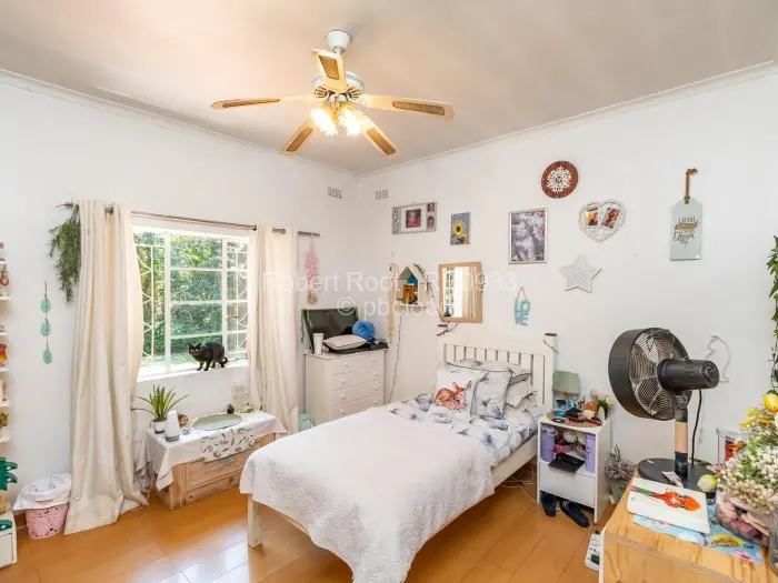 6 Bedroom House for Sale in Chisipite, Harare