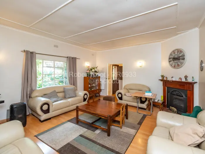 6 Bedroom House for Sale in Chisipite, Harare