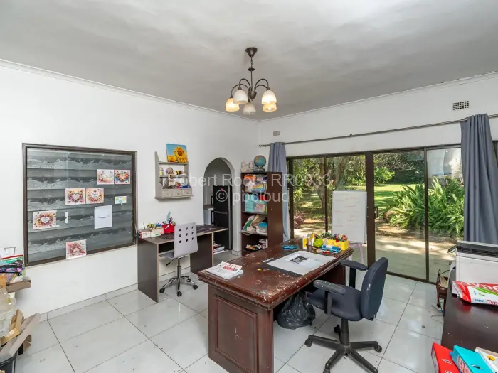 6 Bedroom House for Sale in Chisipite, Harare