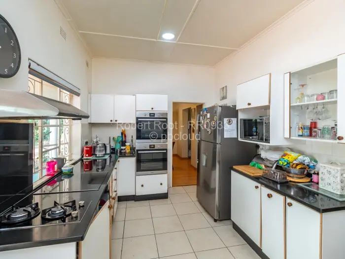 6 Bedroom House for Sale in Chisipite, Harare