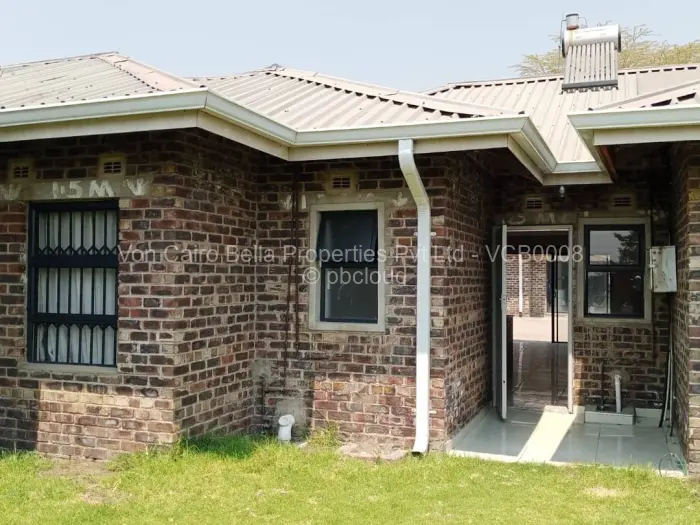 Townhouse/Complex/Cluster for Sale in Marlborough, Harare