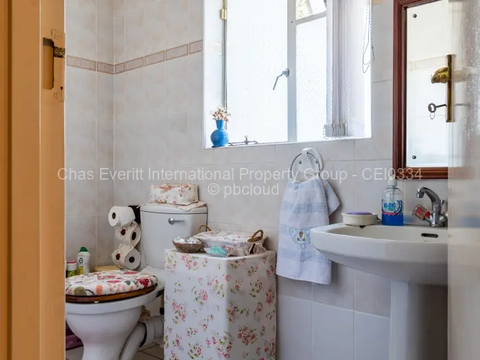 5 Bedroom House for Sale in Glen Lorne, Harare