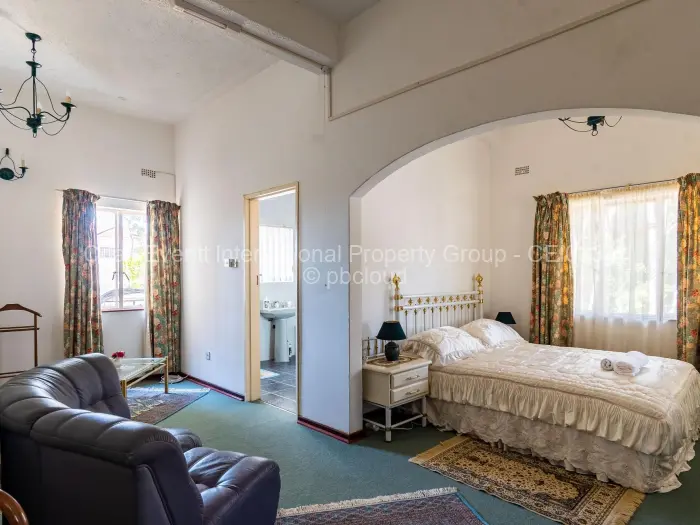 5 Bedroom House for Sale in Glen Lorne, Harare