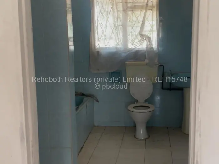 5 Bedroom House to Rent in Waterfalls