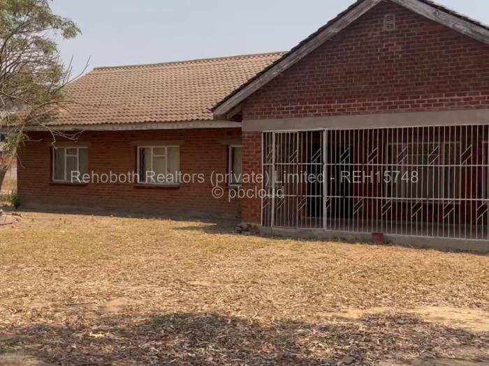 5 Bedroom House to Rent in Waterfalls, Harare