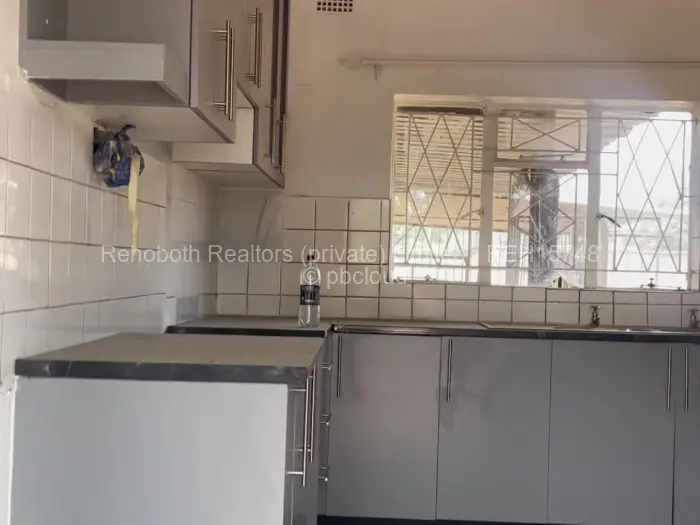 5 Bedroom House to Rent in Waterfalls