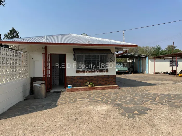 4 Bedroom House for Sale in Hillcrest, Bulawayo