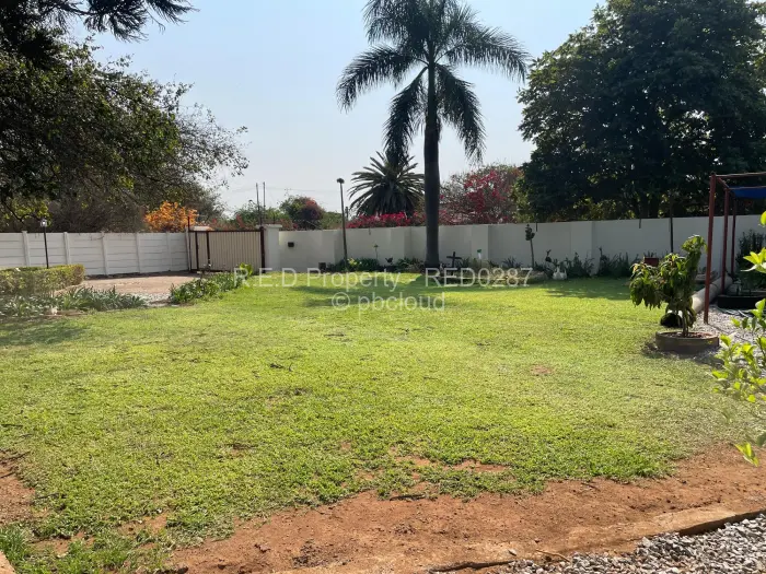 4 Bedroom House for Sale in Hillcrest, Bulawayo