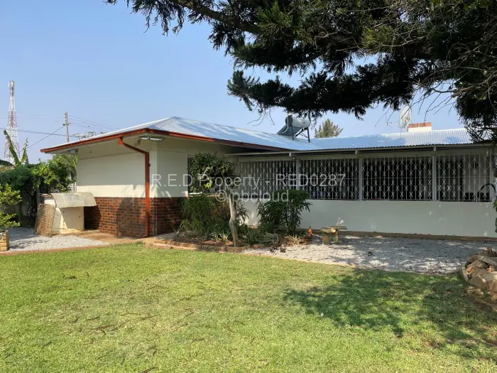 4 Bedroom House for Sale in Hillcrest, Bulawayo