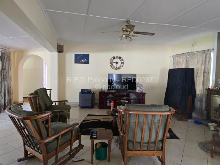 4 Bedroom House for Sale in Hillcrest, Bulawayo