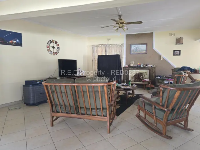 4 Bedroom House for Sale in Hillcrest, Bulawayo