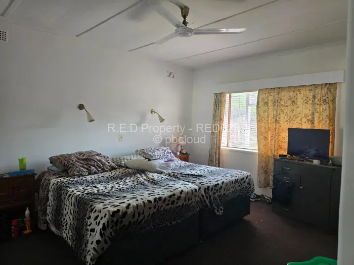 4 Bedroom House for Sale in Hillcrest, Bulawayo