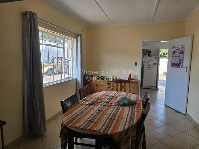 4 Bedroom House for Sale in Hillcrest, Bulawayo