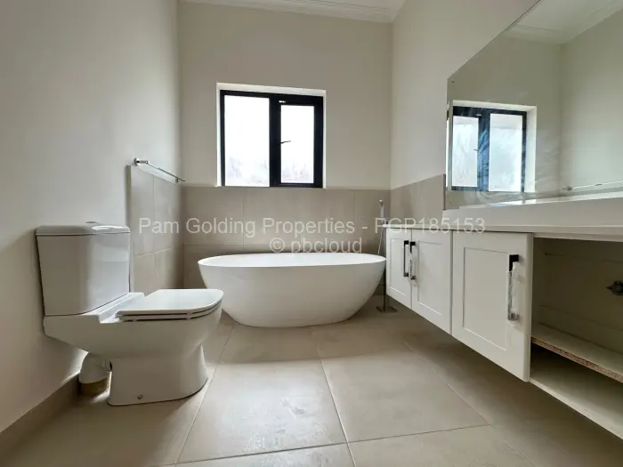 Townhouse/Complex/Cluster to Rent in Vainona, Harare
