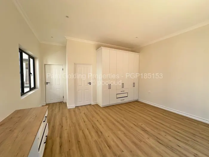 Townhouse/Complex/Cluster to Rent in Vainona, Harare