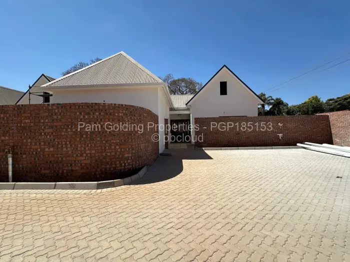 Townhouse/Complex/Cluster to Rent in Vainona, Harare