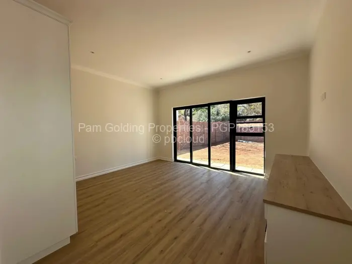 Townhouse/Complex/Cluster to Rent in Vainona, Harare