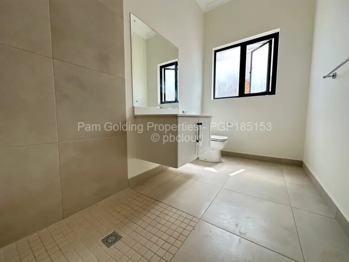 Townhouse/Complex/Cluster to Rent in Vainona, Harare