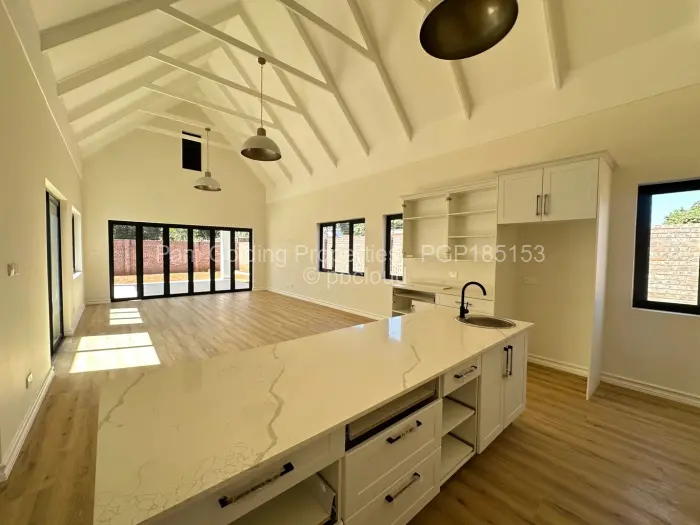 Townhouse/Complex/Cluster to Rent in Vainona, Harare