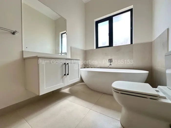 Townhouse/Complex/Cluster to Rent in Vainona, Harare