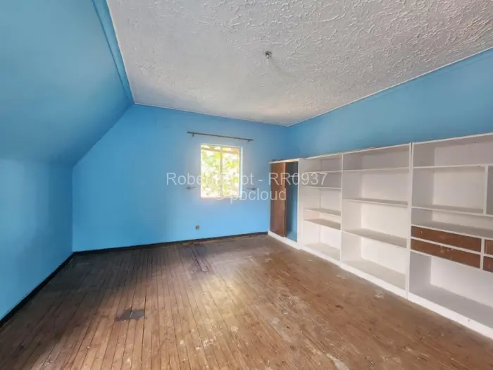 4 Bedroom House to Rent in Hillside
