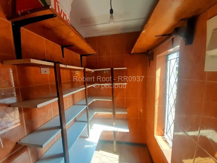 4 Bedroom House to Rent in Hillside