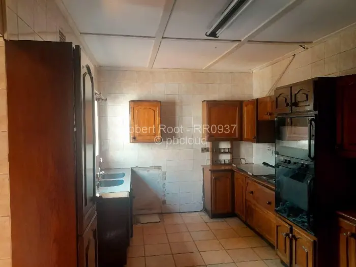 4 Bedroom House to Rent in Hillside