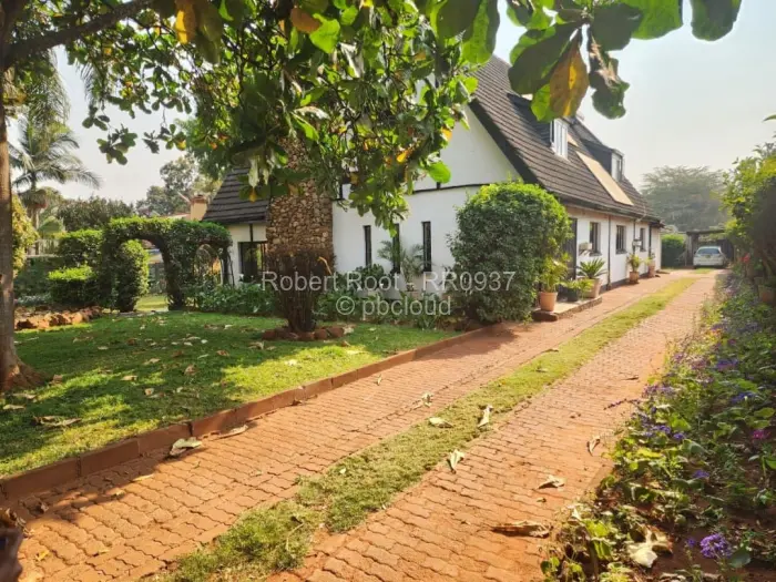 4 Bedroom House to Rent in Hillside