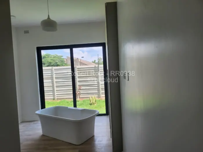 Flat/Apartment to Rent in Borrowdale West