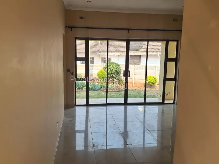 Townhouse/Complex/Cluster to Rent in Kamfinsa, Harare
