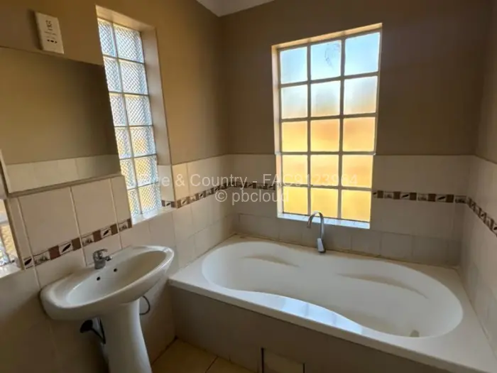 3 Bedroom House to Rent in Mount Pleasant