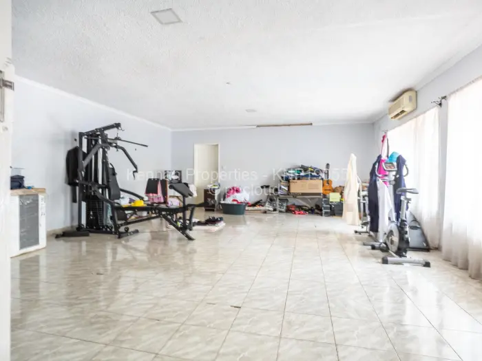 5 Bedroom House for Sale in Greendale North, Harare